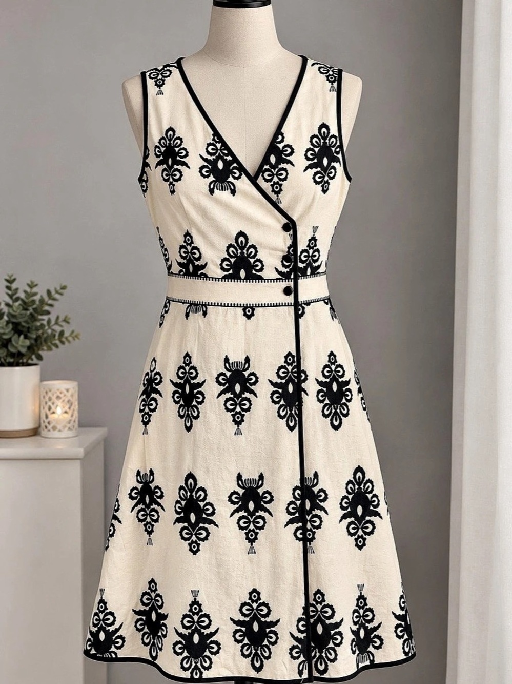SHEIN Wrap Mini Dress in Cream & Black Size Small
